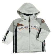 Bielo-sivá šušťáková jarná bunda s nápisom a kapucňou