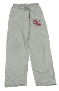 Světlešedé tepláky s číslem C&A