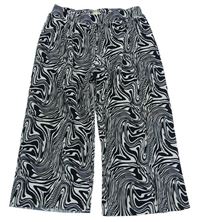 Bielo-čierne plisované nohavice zn. River Island