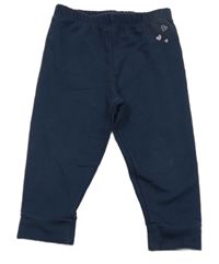 Tmavomodré tepláky so srdiečkami