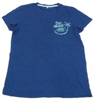 Tmavomodré tričko s nápisem C&A