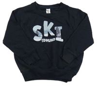 Tmavomodrá mikina s nápisom