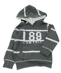 Antracitovo-biela pruhovaná mikina s číslom a kapucňou C&A