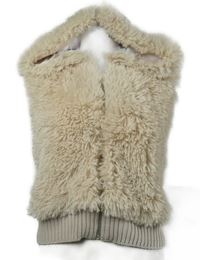 Dámska svetloružová kožušinová crop vesta s kapucňou Stradivarius