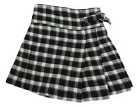Čierno-biele kockované sukňové kraťasy Nutmeg