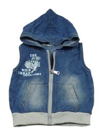 Modrá rifľová vesta s nápisom a kapucňou