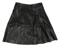 Čierna koženková skladaná sukňa s řemínky Primark