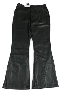 Nové - Čierne koženkové flare nohavice Dunnes