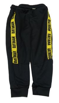 Černé sportovní tepláky s pruhem s nápisy - Batman George