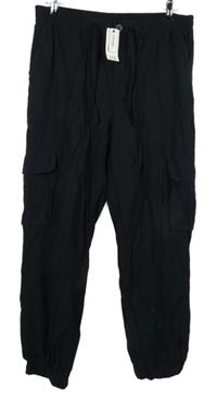 Nové - Dámské černé cargo kalhoty s kapsami George 