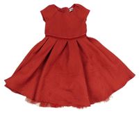 Červené prošívané slavnostní šaty 