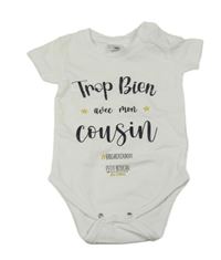 Biele body s nápisom