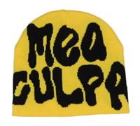 Tmavožlutá pletená čepice s nápisy 