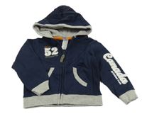 Tmavomodro-sivá prepínaci mikina s číslom a kapucňou C&A