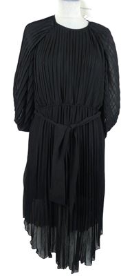 Nové - Dámské černé šifonové plisované šaty s páskem Boohoo 