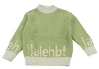 Zeleno-bílý silnější svetr s nápisem 