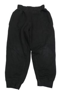 Čierne tepláky Kangaroo Poo