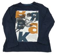 Tmavomodré triko s chlapcem a nápisy C&A