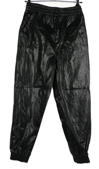 Dámské černé koženkové cuff kalhoty 