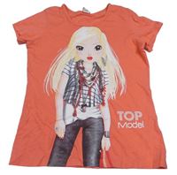 Lososové tričko s modelkou TOP Model
