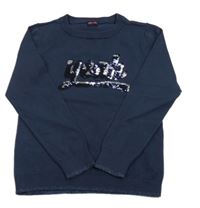 Tmavomodrý sveter s nápisem z překlápěcích flitrů Tchibo