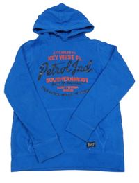 Tmavomodrá mikina s nápisy a kapucí 