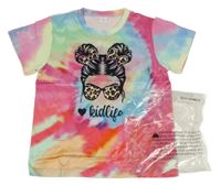 Nové - farebné batikované športové tričko s dívkou