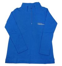 Modré tričko s nápisom