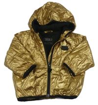 Zlatá šusťáková zateplená bunda s nášivkou a kapucí Next