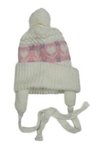 Smetanovo-ružová pletená zavazovací čapica s kvietkami a brmbolcom C&A