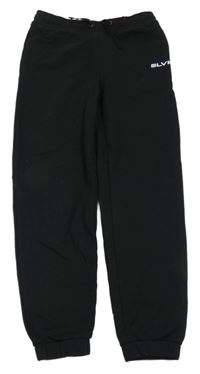 Čierne tepláky s písmeny S. Oliver