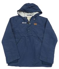 Tmavomodrá šusťáková jarní bunda s nášivkou a kapucí