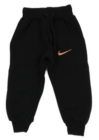 Černé zateplené tepláky s logem Nike