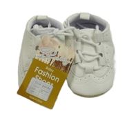 Nové - Bílé koženkové capáčky 