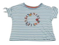 Modro-bílé pruhované crop tričko s nápisem a kytičkami TU