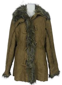Dámsky hnedý semišový kabát s kožúškom C&A