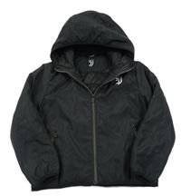 Černá šusťáková zimní fotbalová bunda Juventus s kapucí 