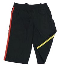 Čierne teplákové kraťasy s pruhmi