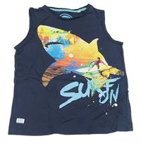 Tmavomodré tielko so žralokom a surferom C&A