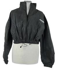 Dámska tmavosivá metalická šušťáková jarná crop bunda s nápisom Sixth Juna