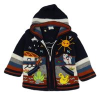 Tmavomodro-farebný prepínaci sveter s obrázkami a kapucňou