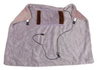 Svetlofialová plyšová televízní zateplená deka s vreckom a USB kabelem