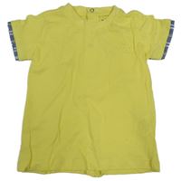 Žluté tričko s nápisem