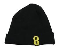 Černá pletená čepice s výšivkou 