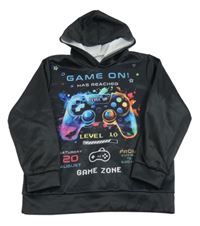 Čierna športová mikina s ovladačem a kapucňou