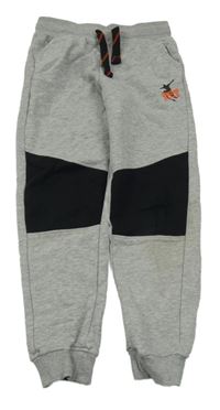 Sivo-čierne tepláky s potlačou Pepperts