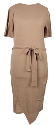 Dámske pudrové šaty s opaskom Boohoo