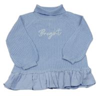 Modrý svetr s nápisem a volánkem