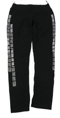 Čierne tregíny s nápismi C&A