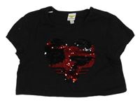 Čierne crop tričko so srdíčkem z překlápěcích flitrů